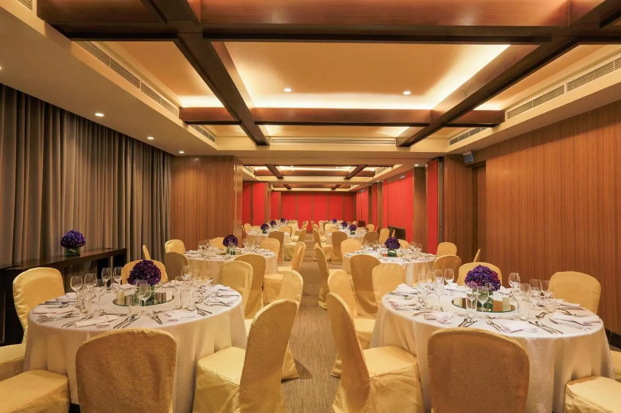 Holiday Inn & Suites Makati By Ihg Makati City Hotel
