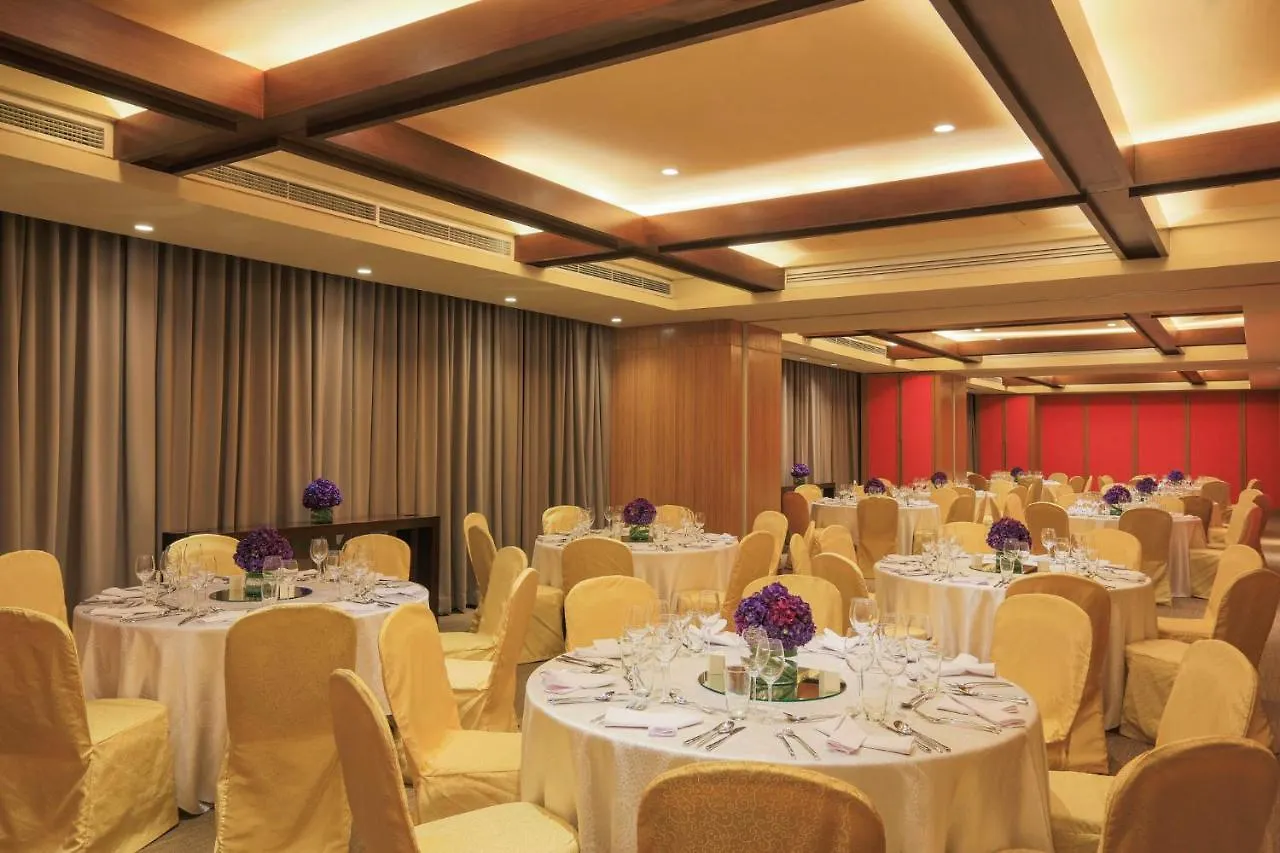 Holiday Inn & Suites Makati By Ihg Makati City Hotel
