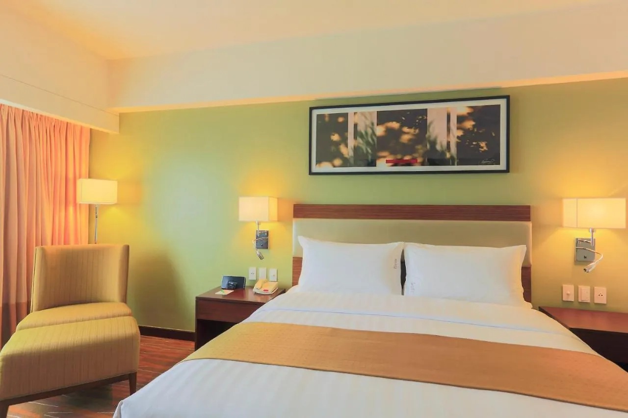 Holiday Inn & Suites Makati By Ihg Makati City 5*,  Philippines
