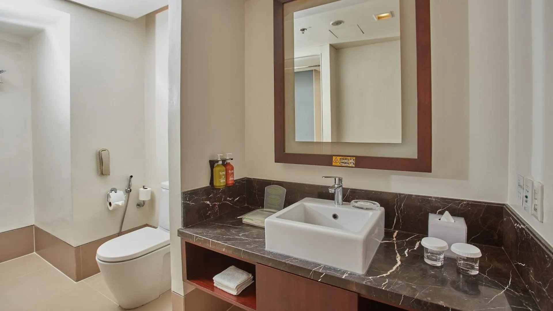 Hotel Holiday Inn & Suites Makati By Ihg Makati City
