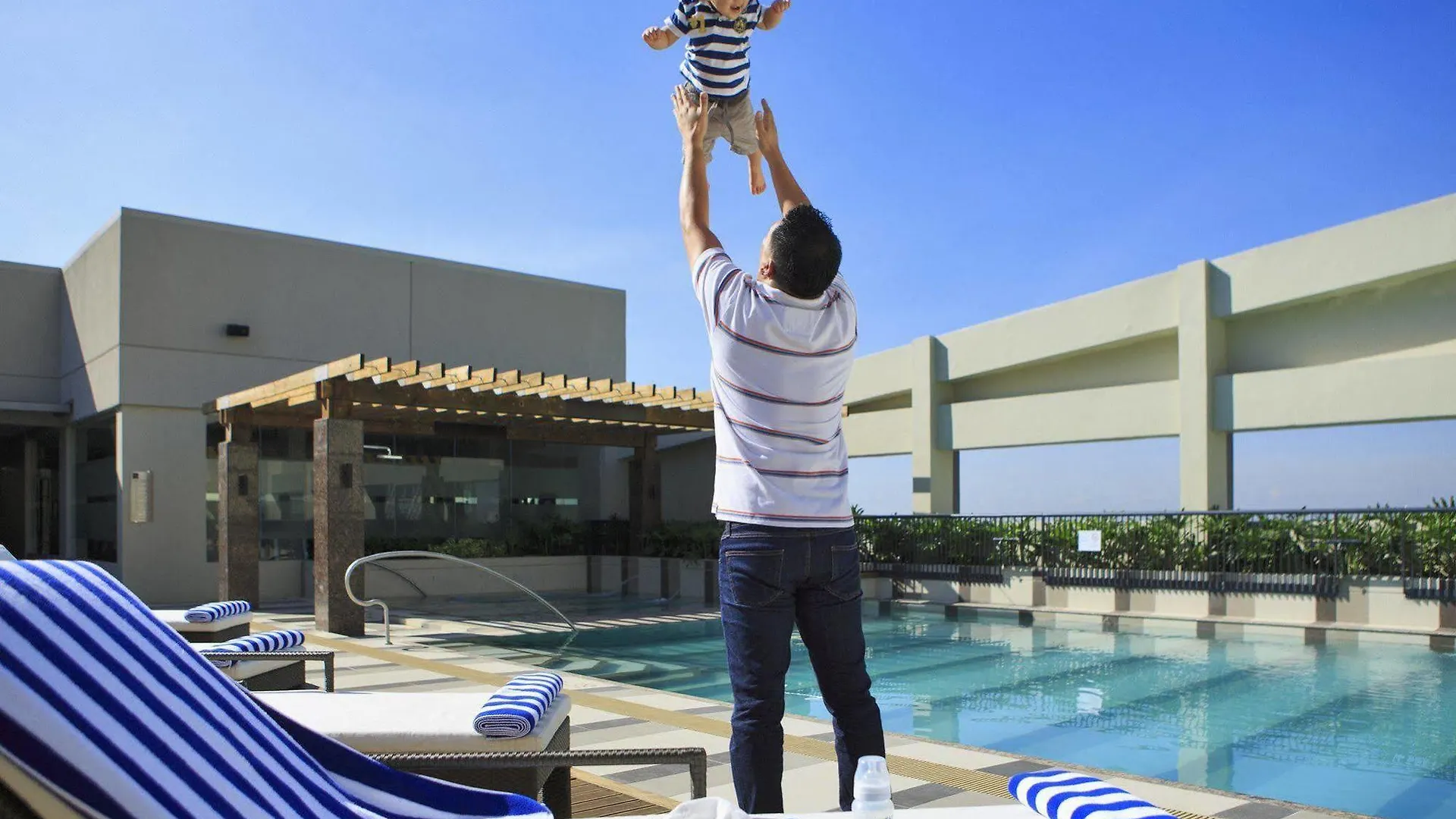 Holiday Inn & Suites Makati By Ihg Makati City