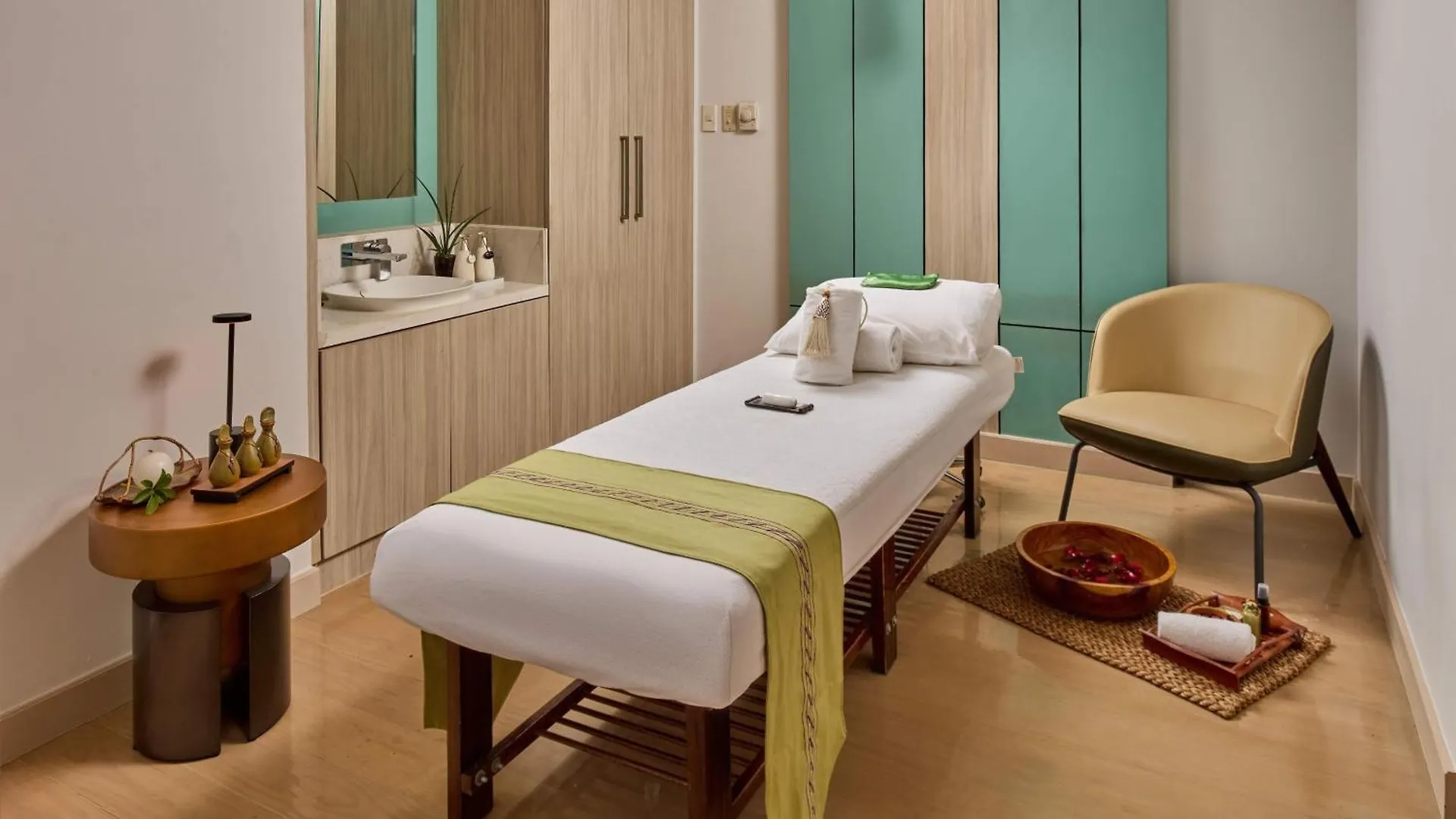 Hotel Holiday Inn & Suites Makati By Ihg Makati City