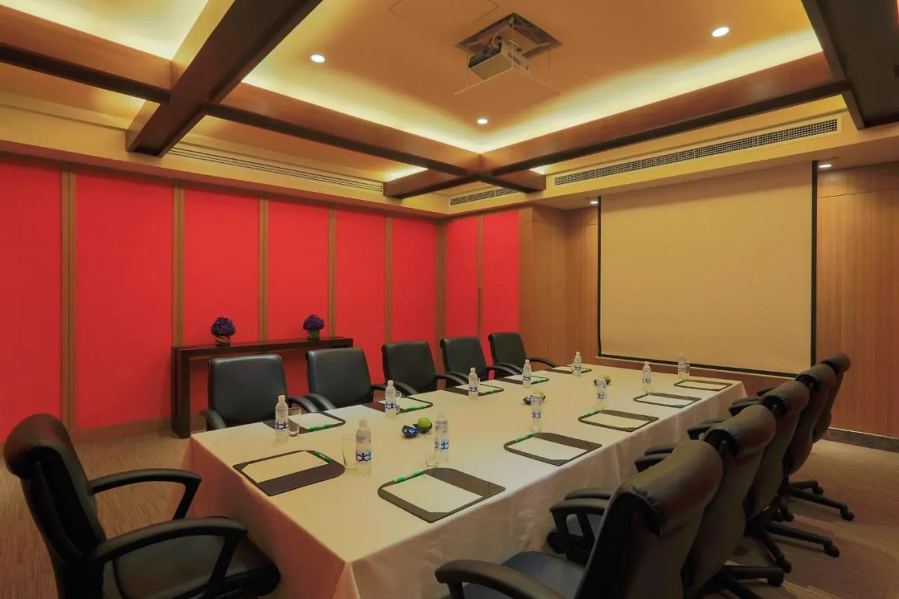 Holiday Inn & Suites Makati By Ihg Makati City Szálloda